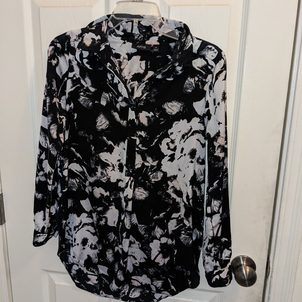 Apt 9 shirt size xsmall